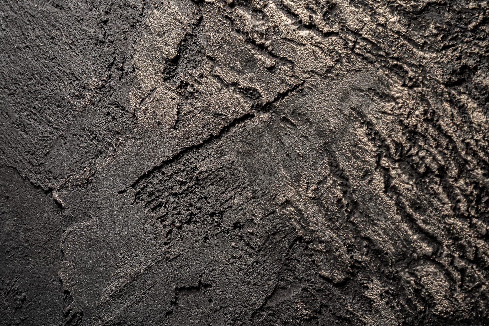 Steinstruktur mit deutlicher Maserung und rauer Oberfläche